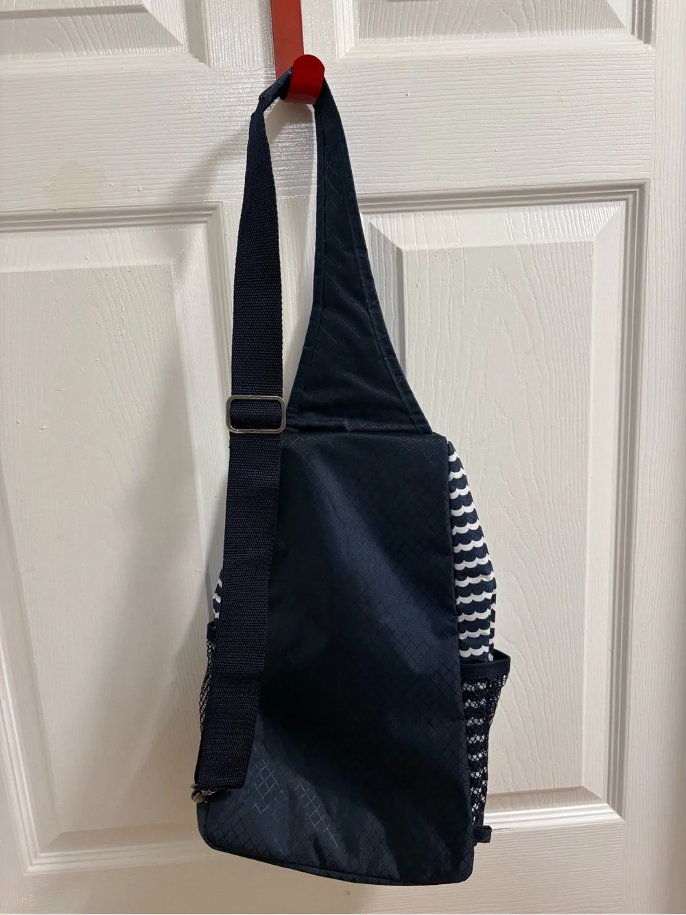Thirty-One Navy & White Wave Print Slingback Backpack , like new